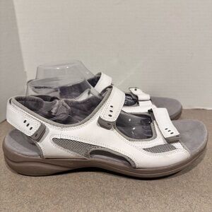Clarks Women’s White Adjustable Strappy Leather Walking Sandals Size 12